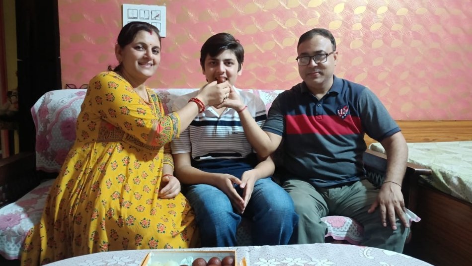 एक ही दादा के 2 पोते-पोती नीट में हुए सफल